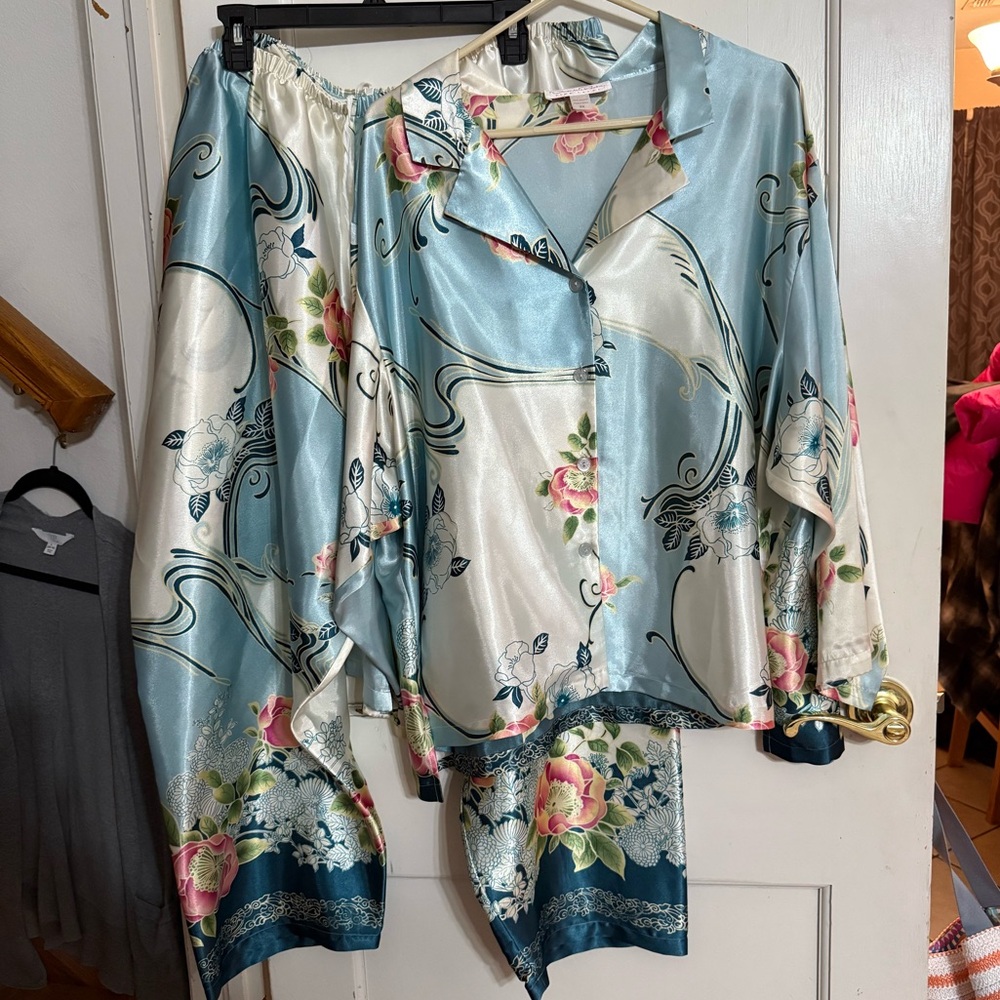 Oscar de la Renta Blue and Pink Floral Satin Set